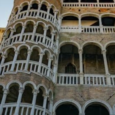 Locandina evento Scala Contarini del Bovolo