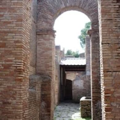 Locandina evento Ostia Antica: Tour semi-privato di mezza giornata da Roma